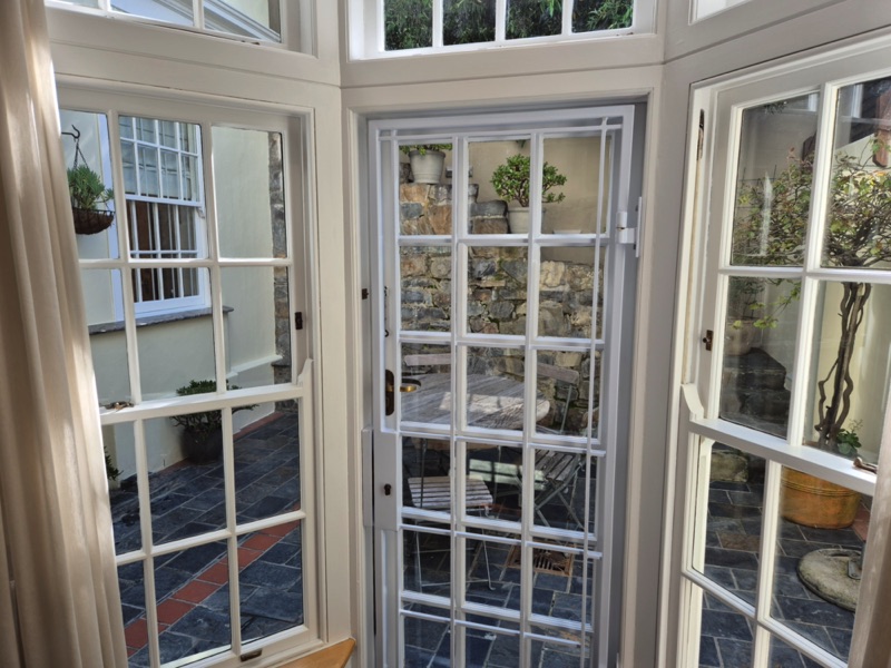 42 Napier Street - living area bay windows