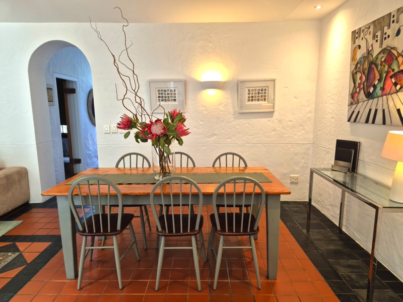 42 Napier Street - dining area