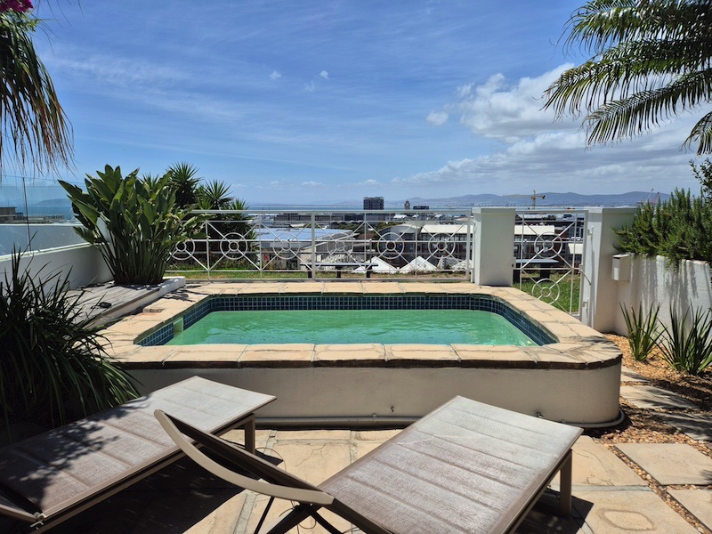 4 Bayview Terrace - poolside & view