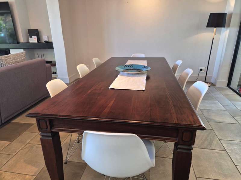 7 Bayview Terrace - dining area