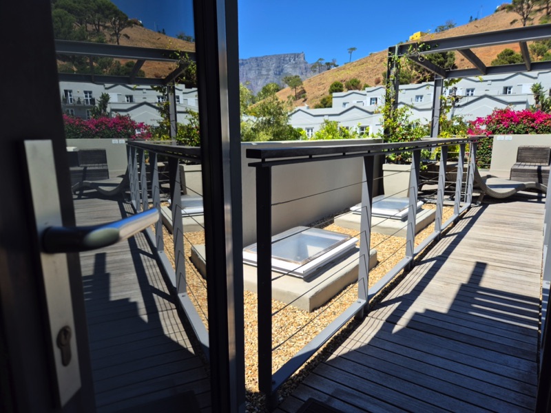 2 Bayview Terrace - hot tub roof deck access bedroom 1