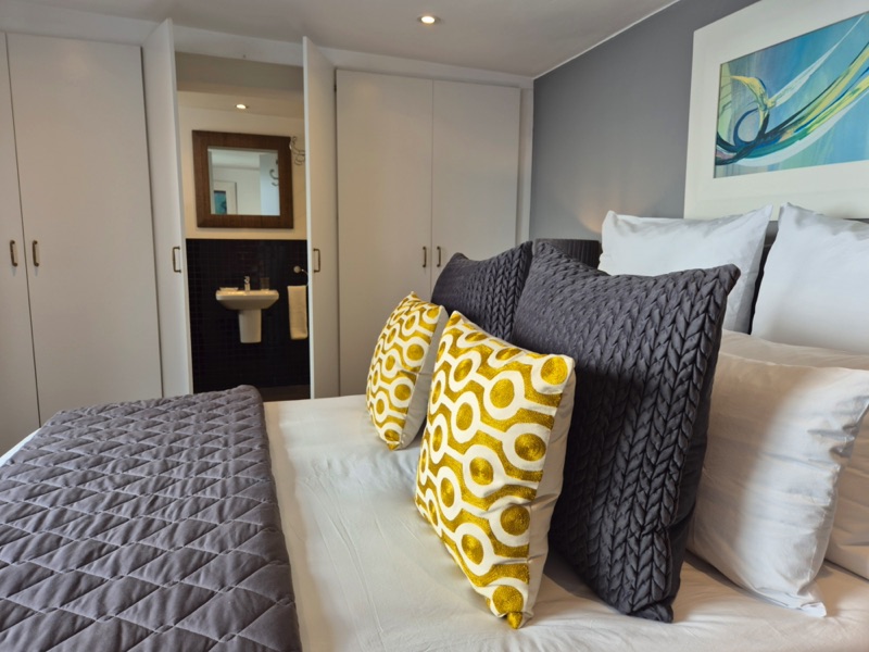 19 Jarvis Street - Bedroom 2 and en-suite