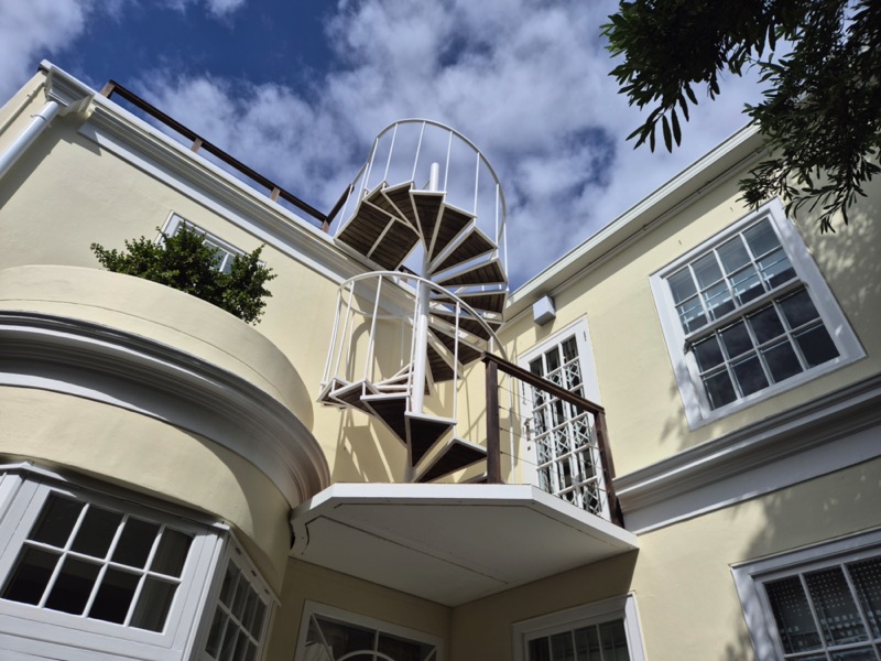 42 Napier Street - spiral stairs to top deck